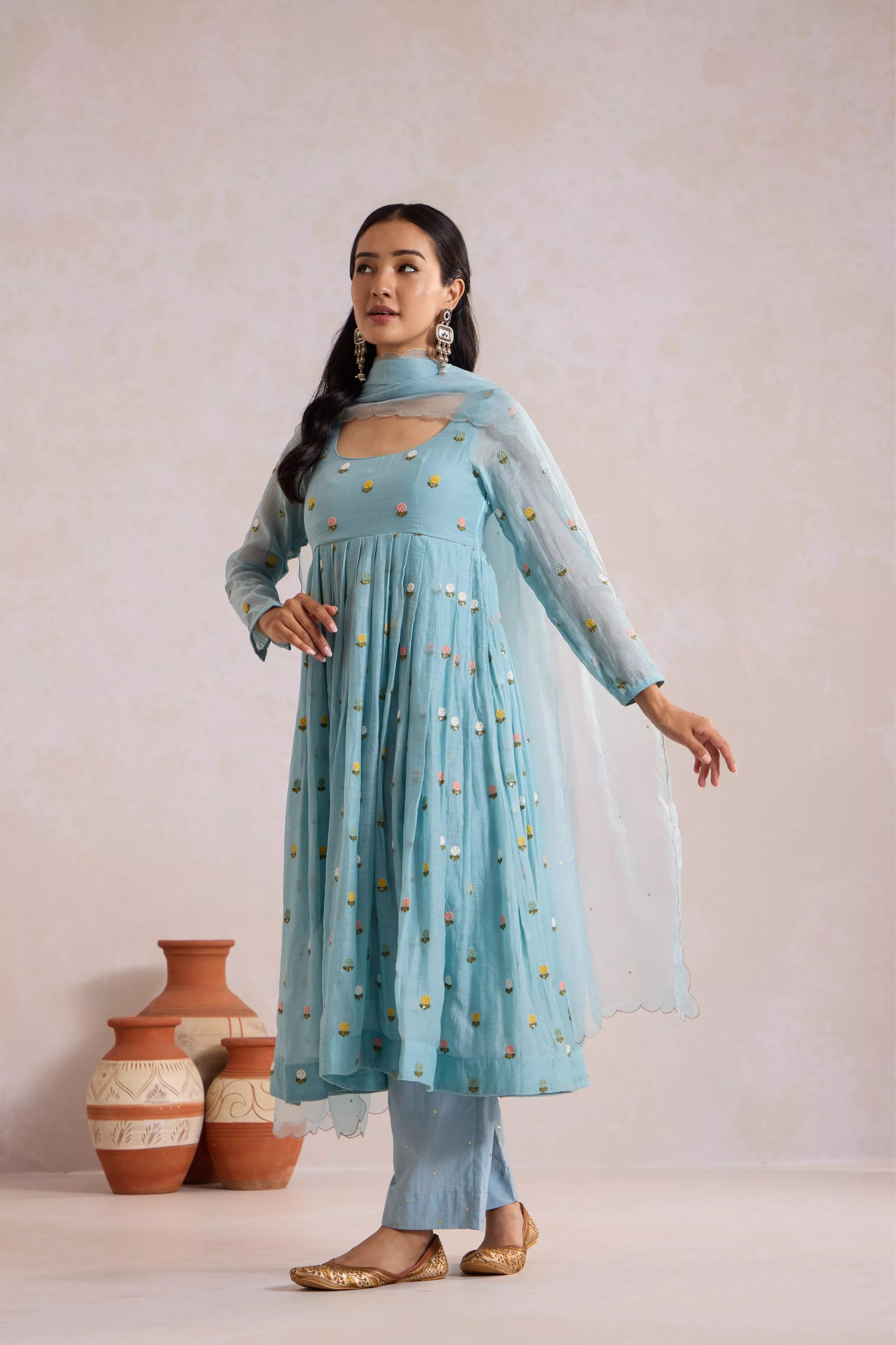 Everyday Kurthi Styling Ideas for a Chic Traditional Look
