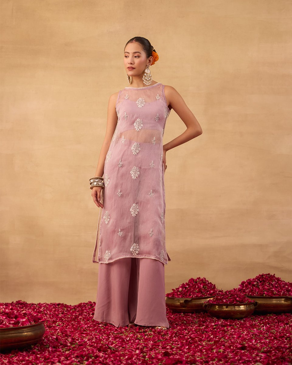 Diwali Outfits for Women: A Day-by-Day Guide to the 3-Day Festival