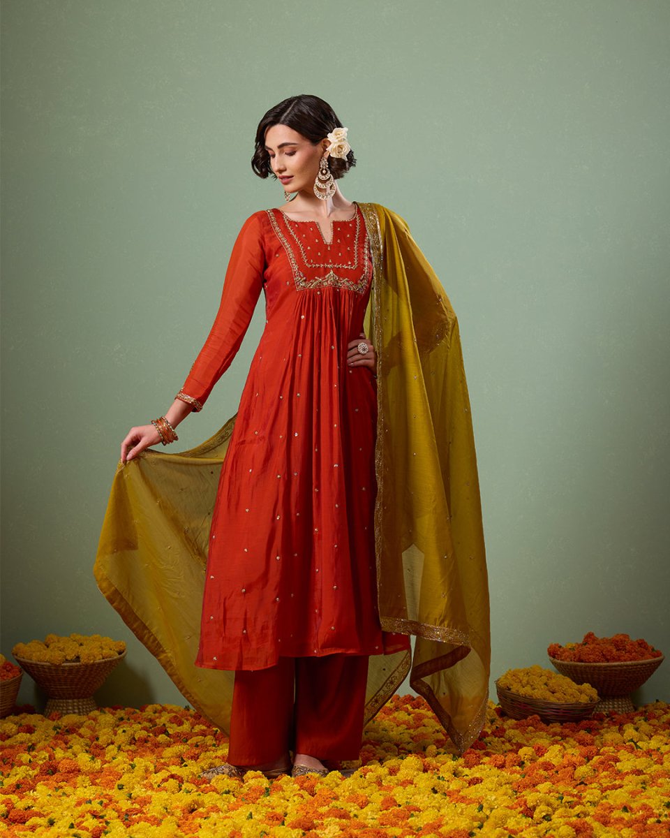 Anarkali Suits for Women in the USA: What to Wear for Diwali & Dussehra