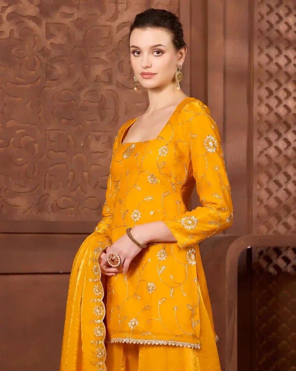 Ethnic Clothing Confessions: The Real Reason This Wardrobe Staple Refuses to Go Out of Style - Agapi