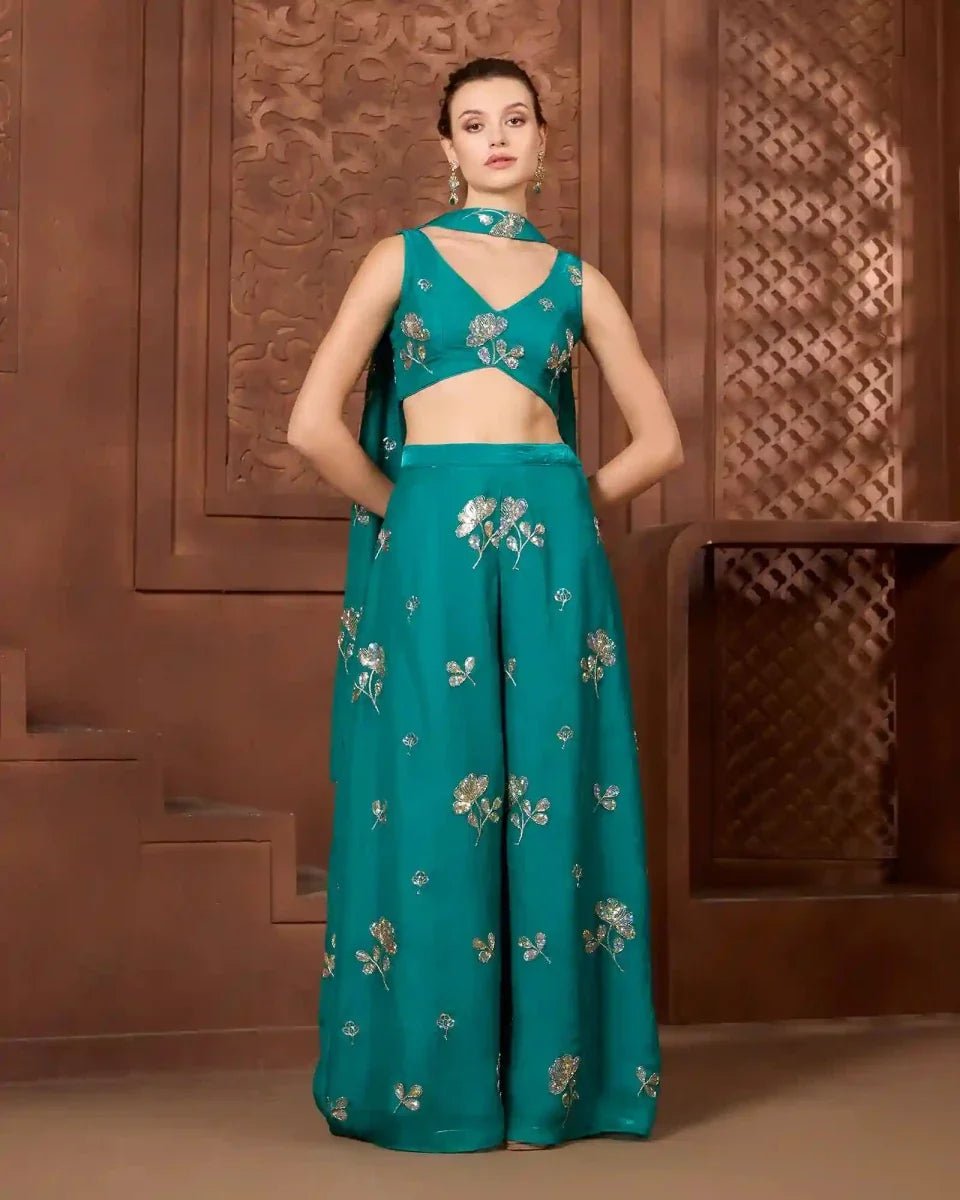 Indo Western Outfits for Women: Stylish Indian Fusion Fashion for Every Occasion - Agapi
