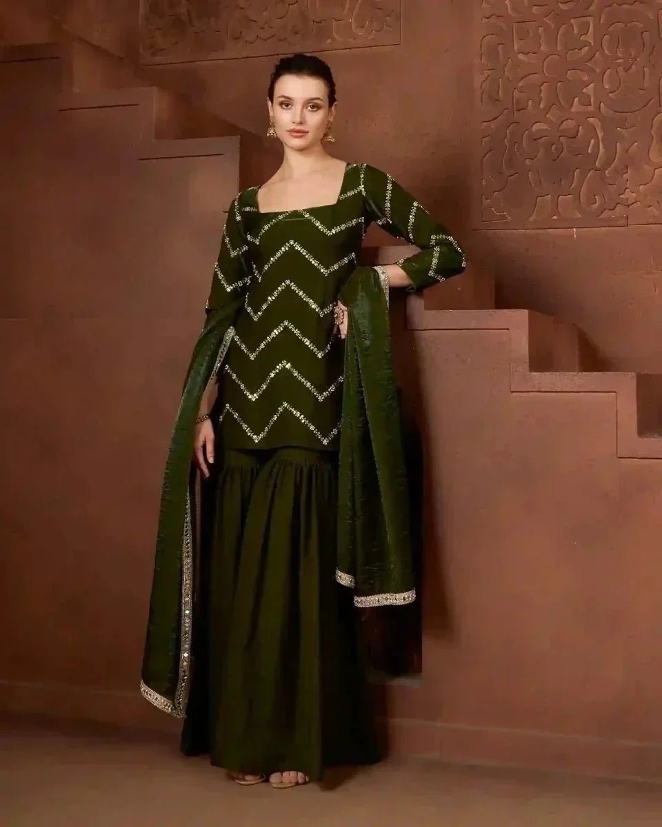 Salwar Kameez: Designer Salwar Kameez, Anarkali Suits & Pakistani Styles - Agapi