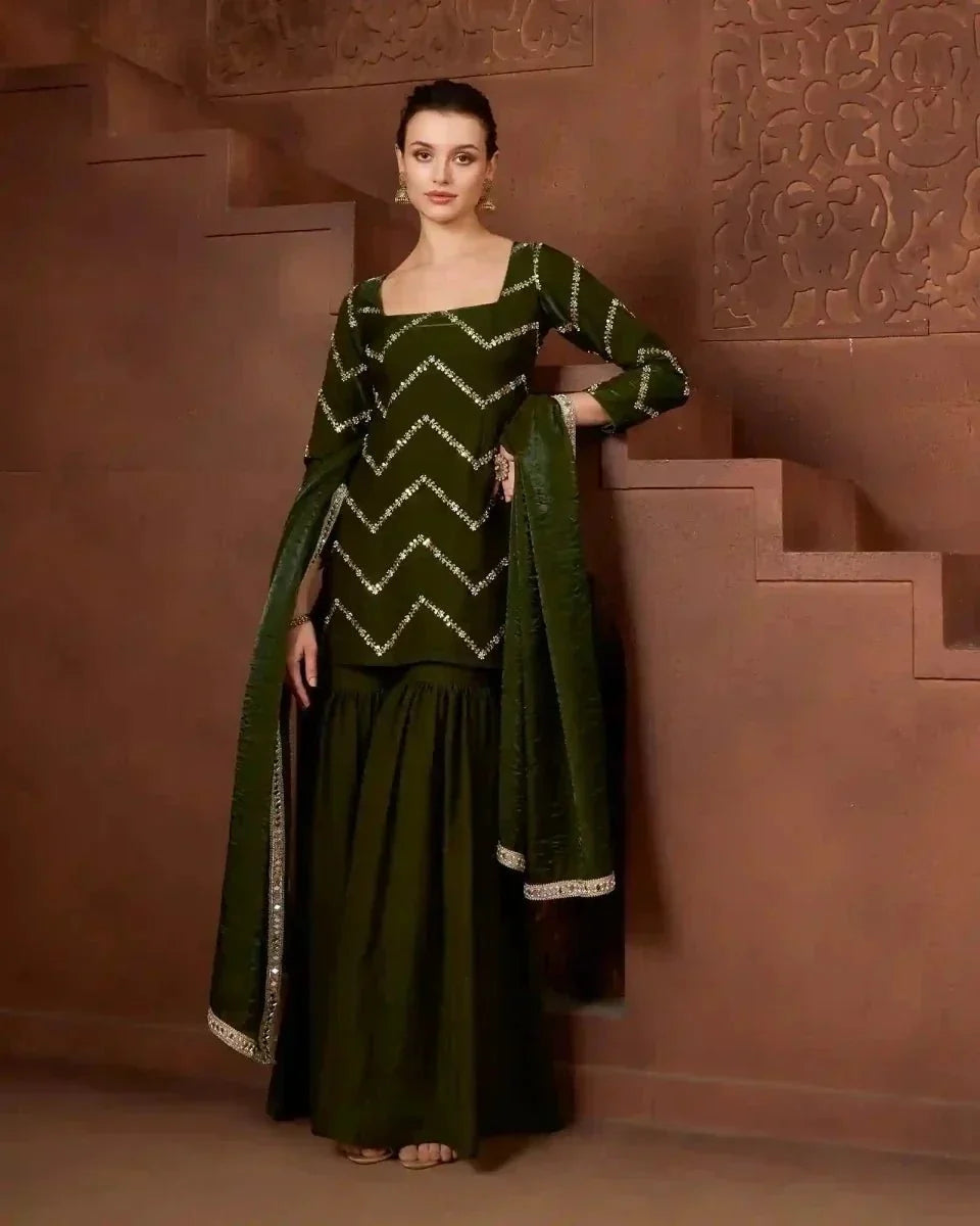 Salwar Kameez: Designer Salwar Kameez, Anarkali Suits & Pakistani Styles - Agapi