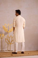 White Majesty Kurthi