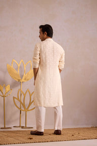White Majesty Kurthi