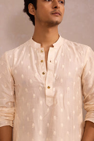 White Majesty Kurthi